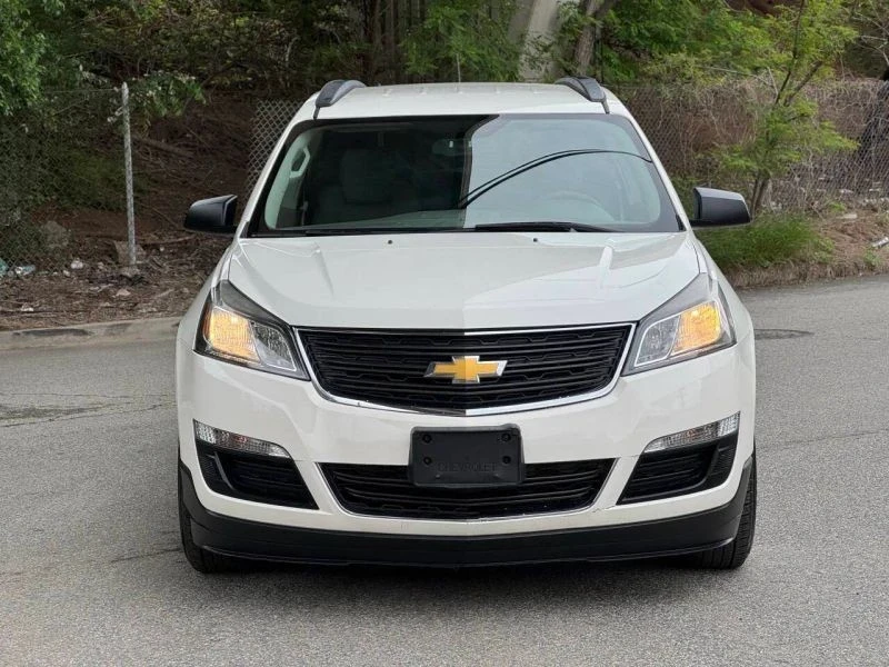 2015 Chevrolet Traverse - Image 2 of 12