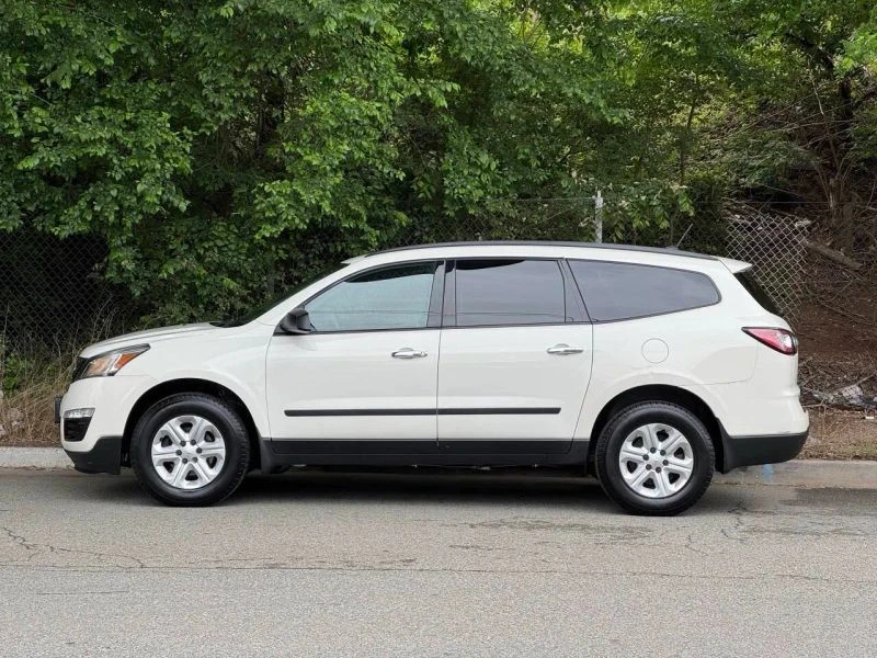 2015 Chevrolet Traverse - Image 5 of 12