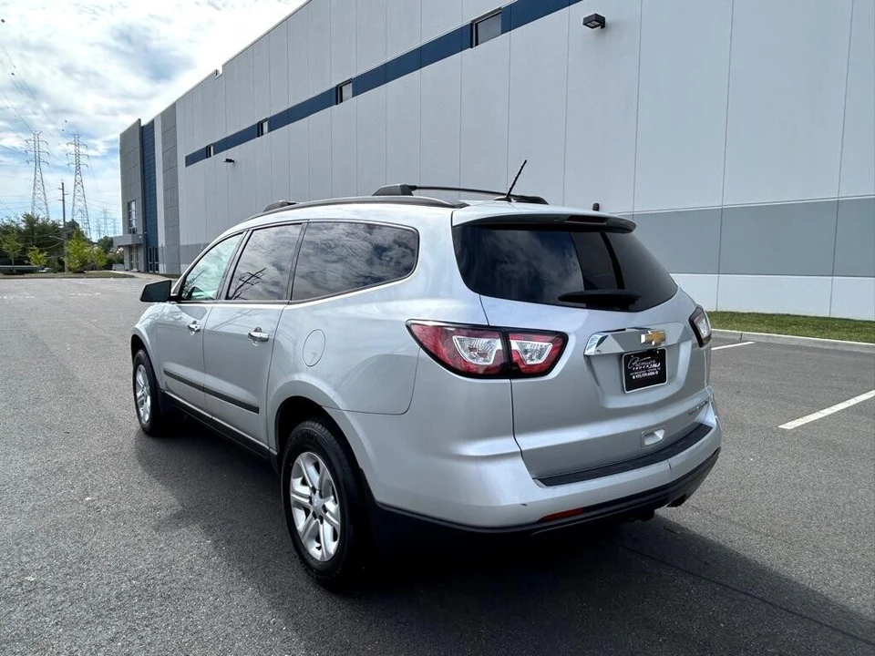 2015 Chevrolet Traverse - Image 9 of 12