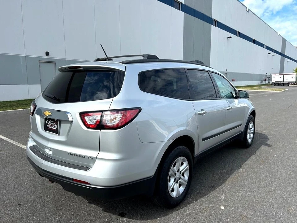 2015 Chevrolet Traverse - Image 4 of 12