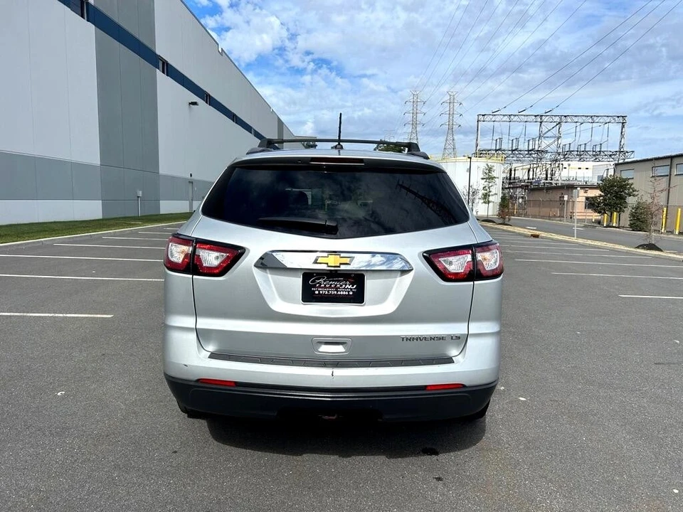 2015 Chevrolet Traverse - Image 5 of 12