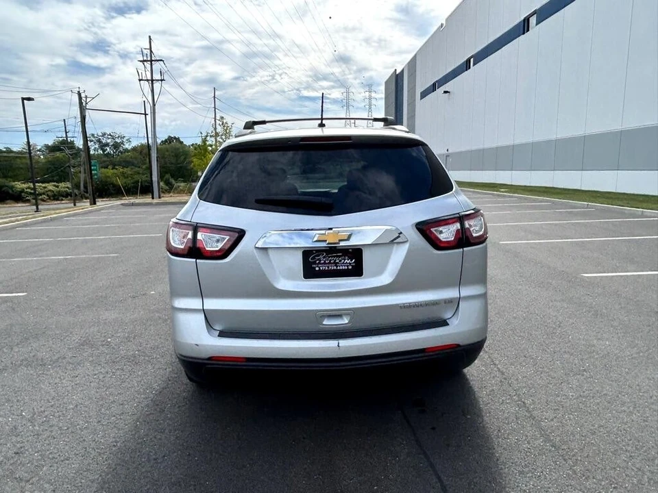 2015 Chevrolet Traverse - Image 10 of 12