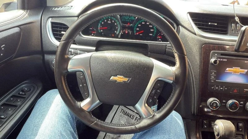 2015 Chevrolet Traverse - Image 10 of 12