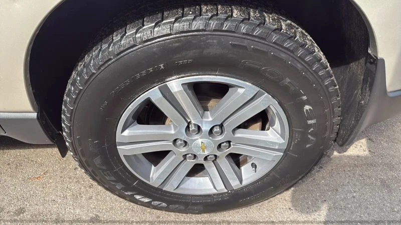 2015 Chevrolet Traverse - Image 9 of 12