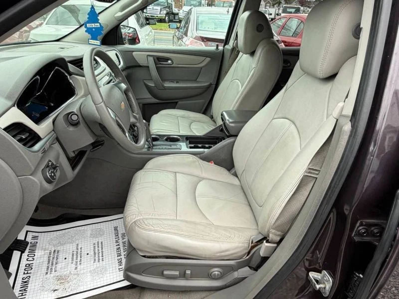 2015 Chevrolet Traverse - Image 10 of 12
