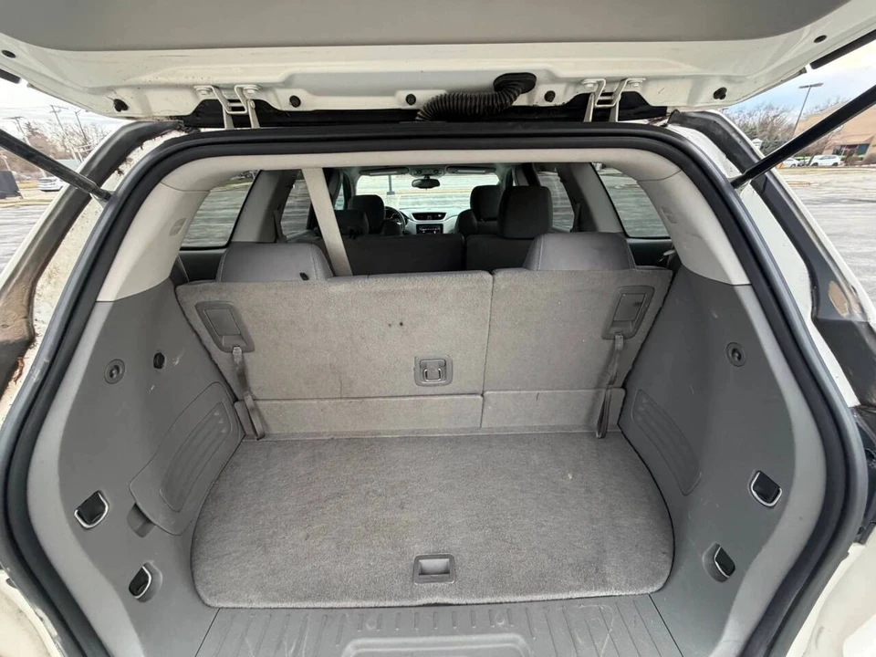 2015 Chevrolet Traverse - Image 10 of 12