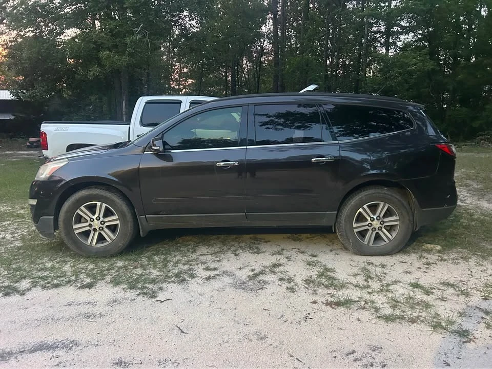 2015 Chevrolet Traverse - Image 2 of 7