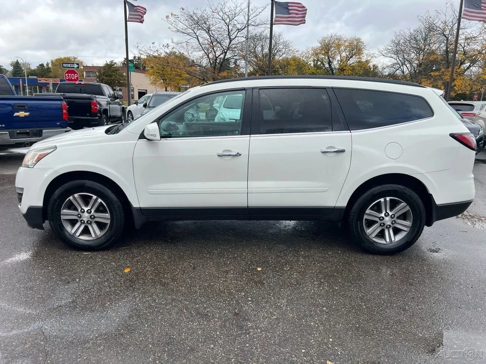 2015 Chevrolet Traverse - Image 2 of 12