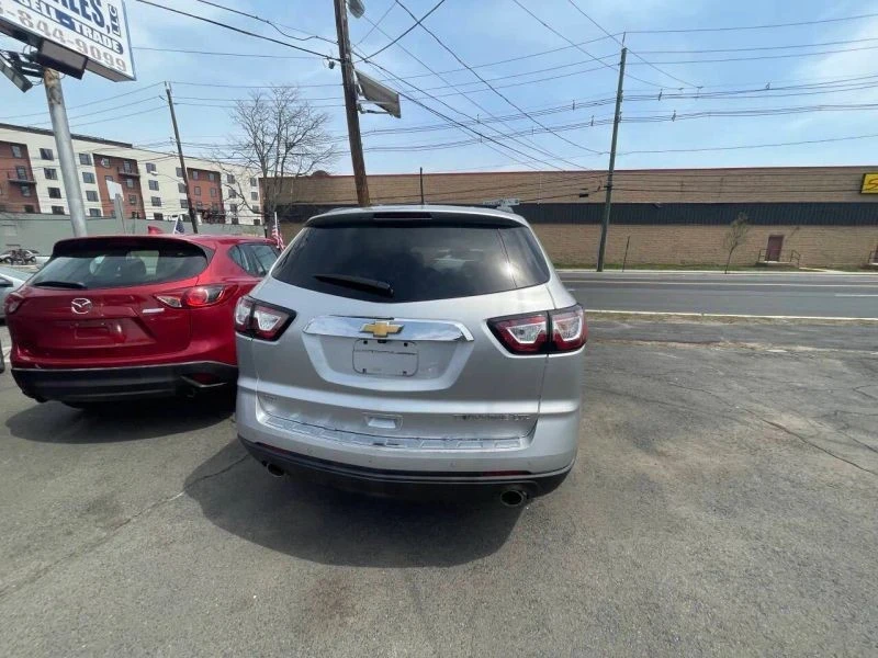 2015 Chevrolet Traverse - Image 4 of 12