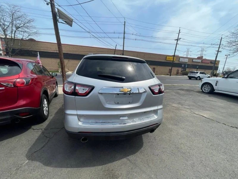 2015 Chevrolet Traverse - Image 8 of 12