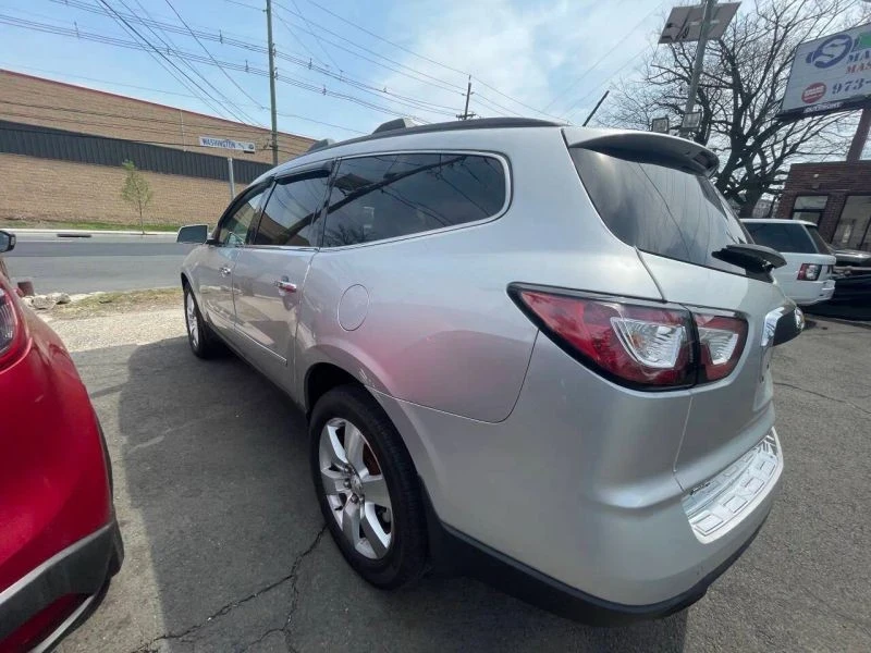2015 Chevrolet Traverse - Image 10 of 12