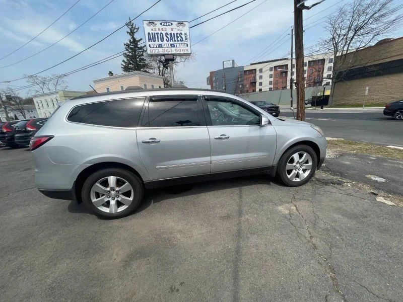 2015 Chevrolet Traverse - Image 6 of 12