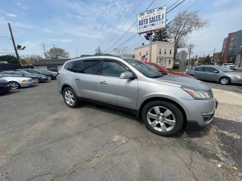 2015 Chevrolet Traverse - Image 3 of 12