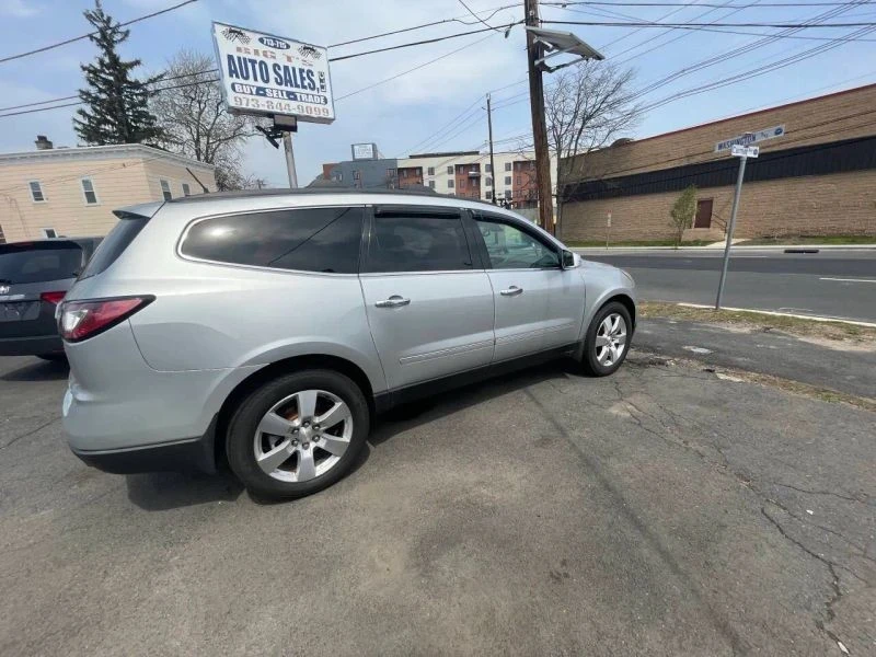2015 Chevrolet Traverse - Image 9 of 12
