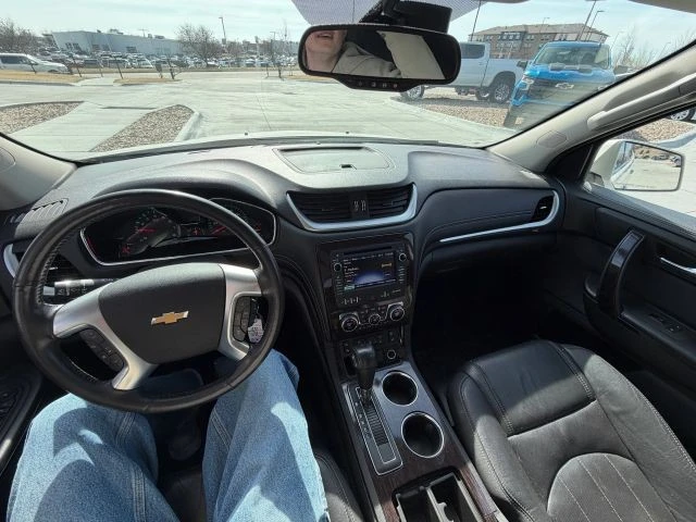 2015 Chevrolet Traverse - Image 14 of 17