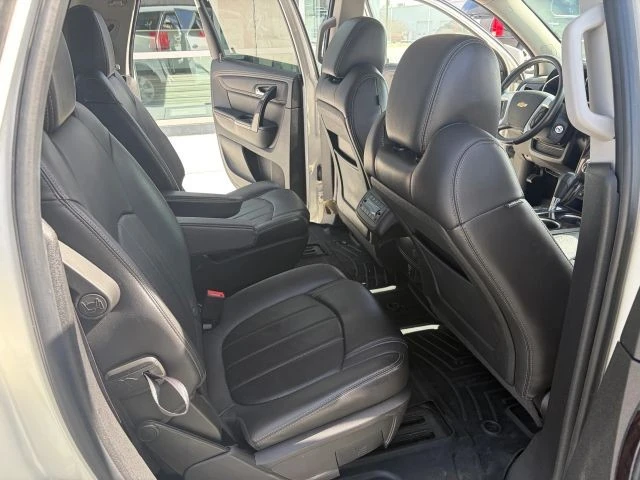 2015 Chevrolet Traverse - Image 12 of 17