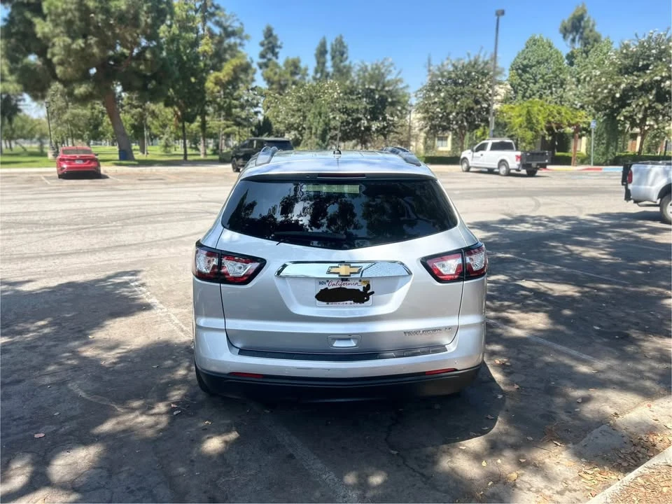 2015 Chevrolet Traverse - Image 4 of 10