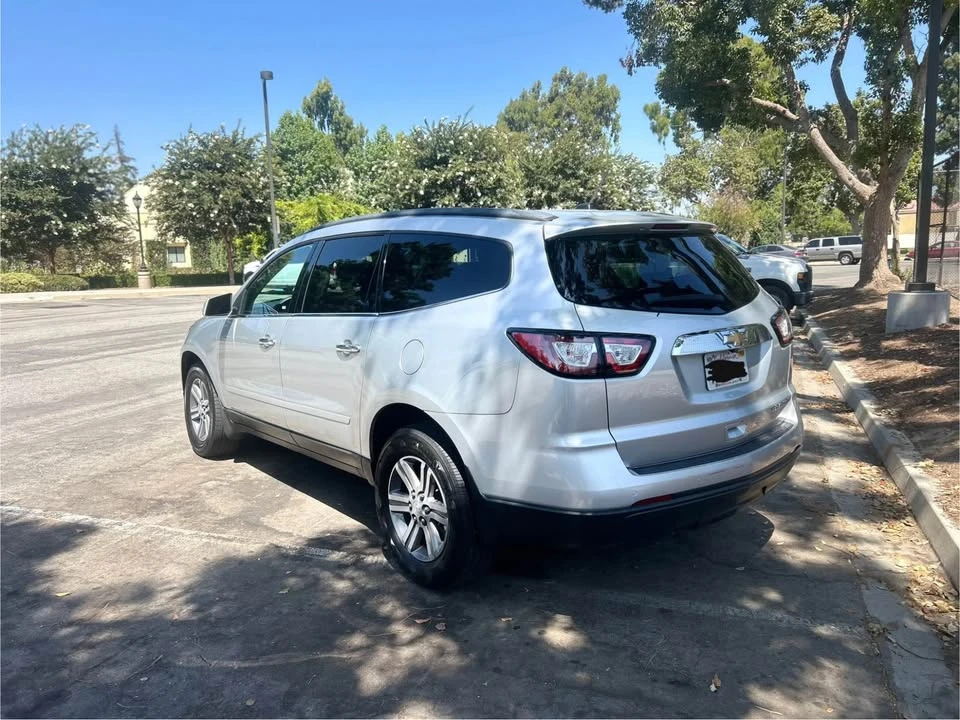 2015 Chevrolet Traverse - Image 3 of 10