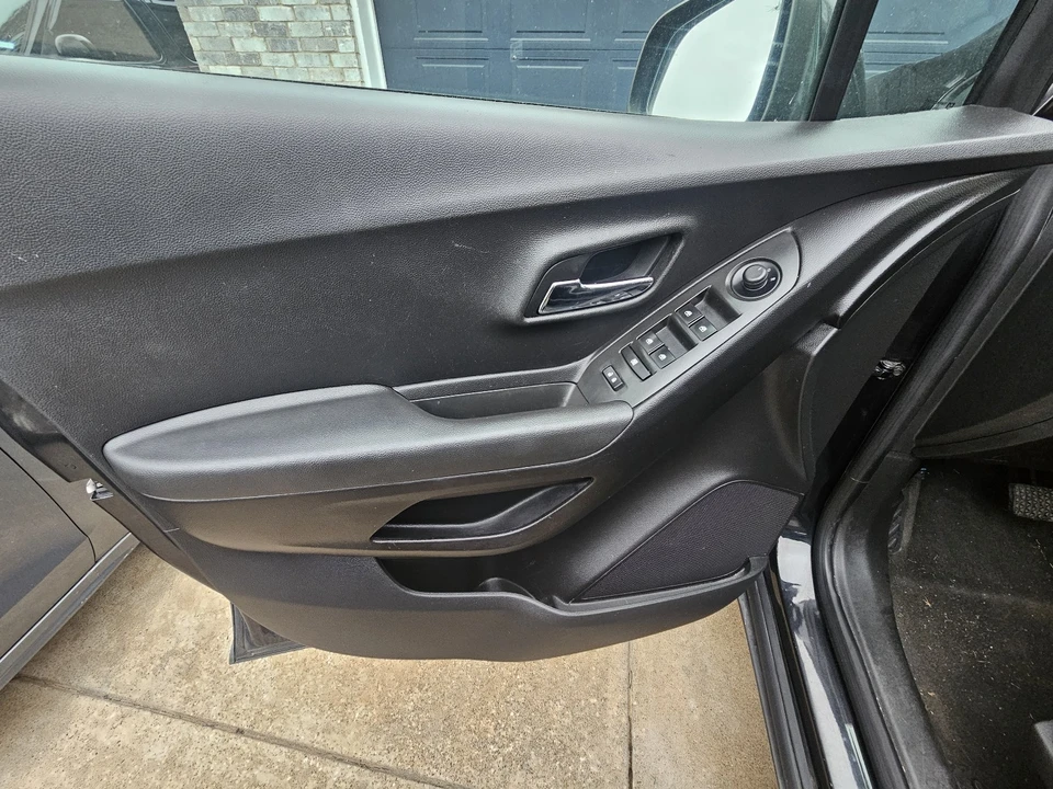 2015 Chevrolet Trax - Image 9 of 12