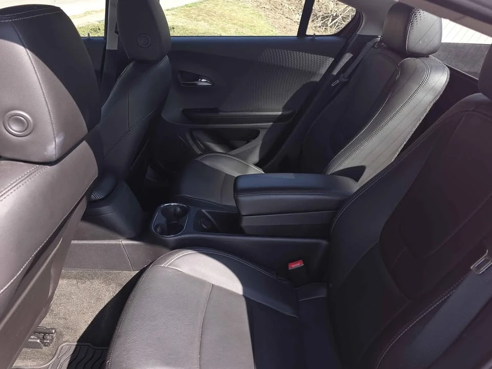 2015 Chevrolet Volt - Image 15 of 16