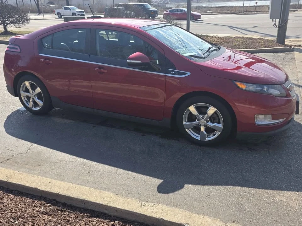 2015 Chevrolet Volt - Image 9 of 16