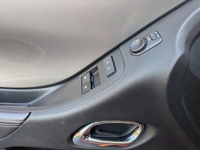 2015 Chevrolet Camaro 5th Gen - Image 15 of 18