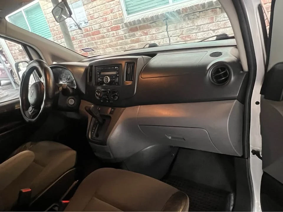 2015 Chevrolet Express - Image 2 of 8