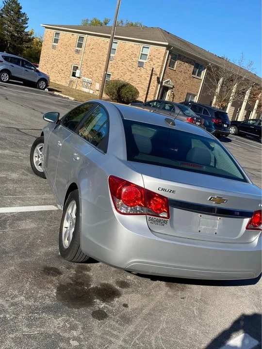 2015 Chevrolet Cruze - Image 2 of 4