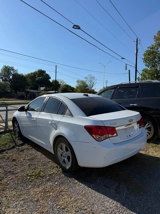 2015 Chevrolet Cruze - Image 2 of 7