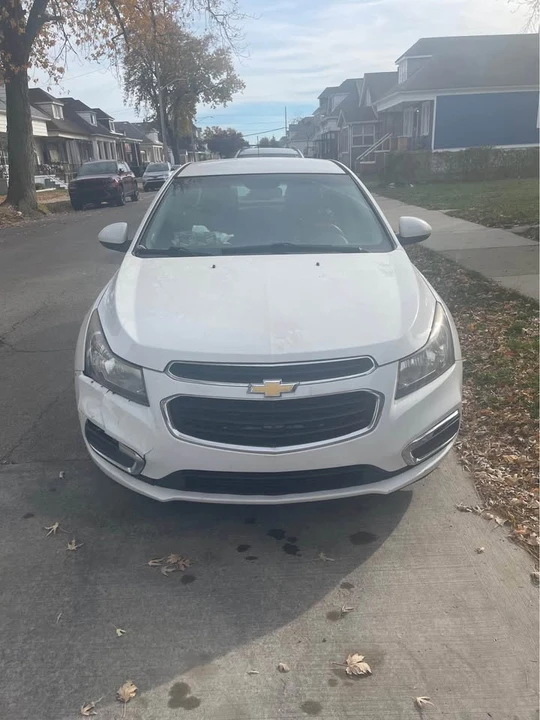 2015 Chevrolet Cruze - Image 2 of 9