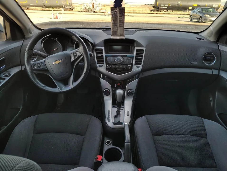 2015 Chevrolet Cruze - Image 10 of 11