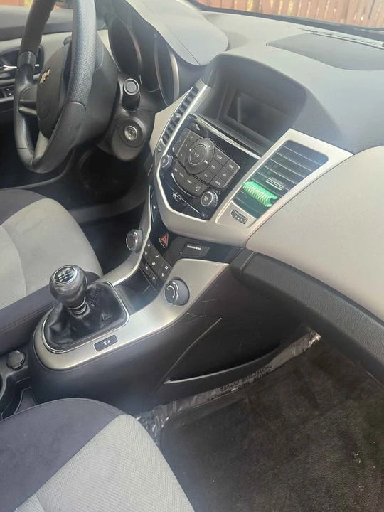 2015 Chevrolet Cruze - Image 12 of 13