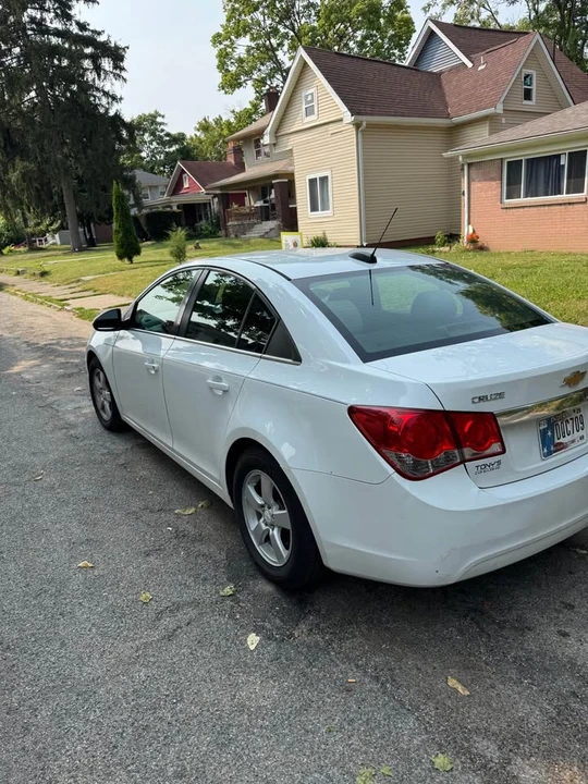 2015 Chevrolet Cruze - Image 6 of 9