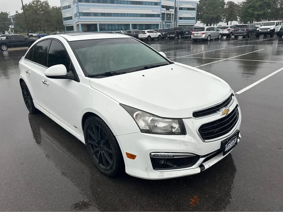 2015 Chevrolet Cruze - Image 2 of 17