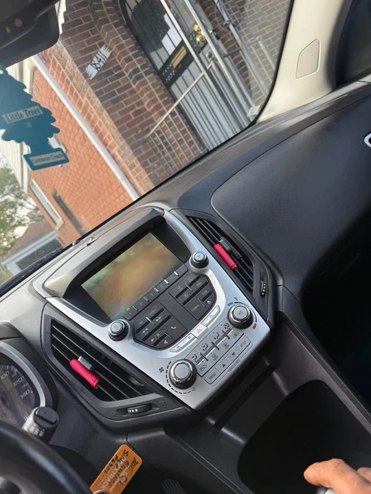 2015 Chevrolet Equinox - Image 9 of 10