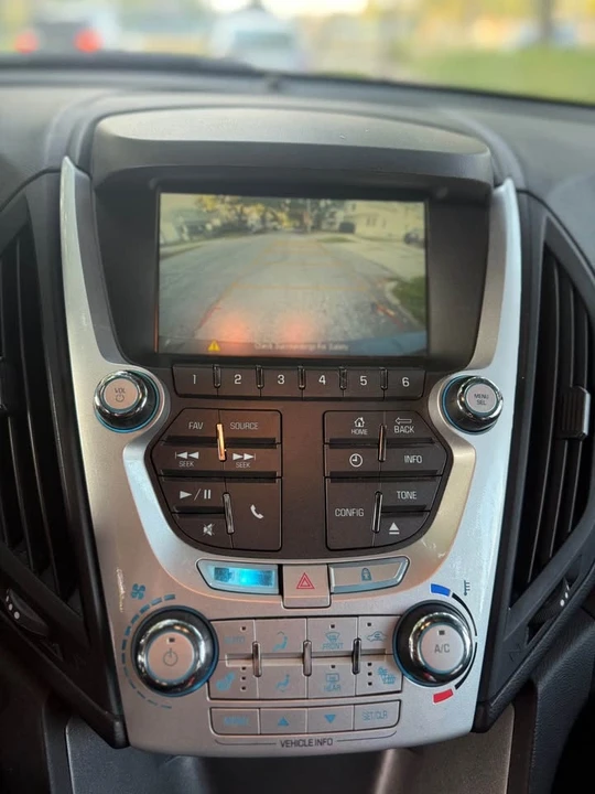 2015 Chevrolet Equinox - Image 15 of 18