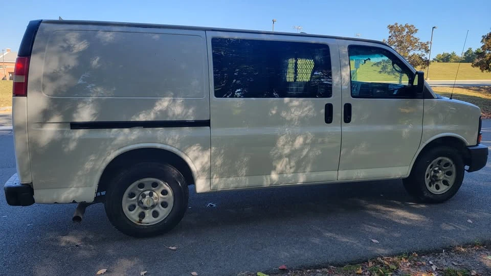 2015 Chevrolet Express - Image 6 of 13