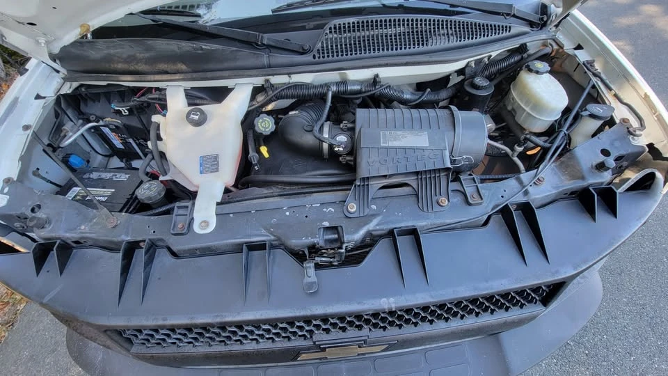 2015 Chevrolet Express - Image 12 of 13