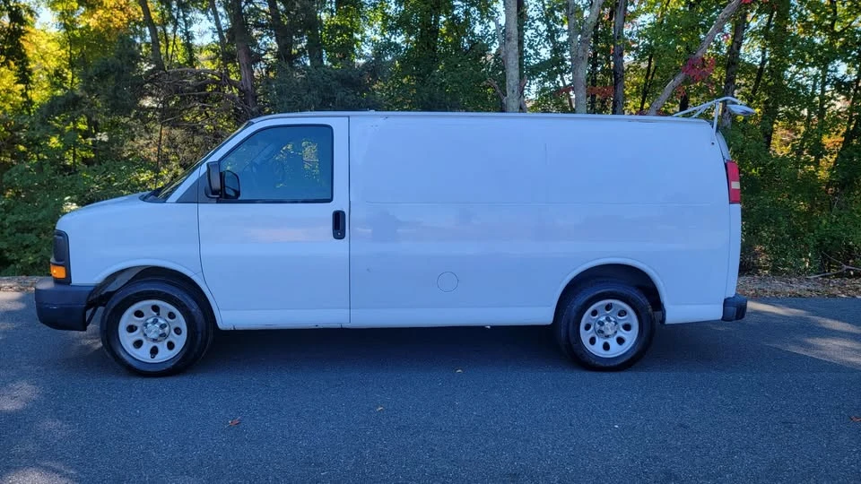 2015 Chevrolet Express - Image 4 of 13