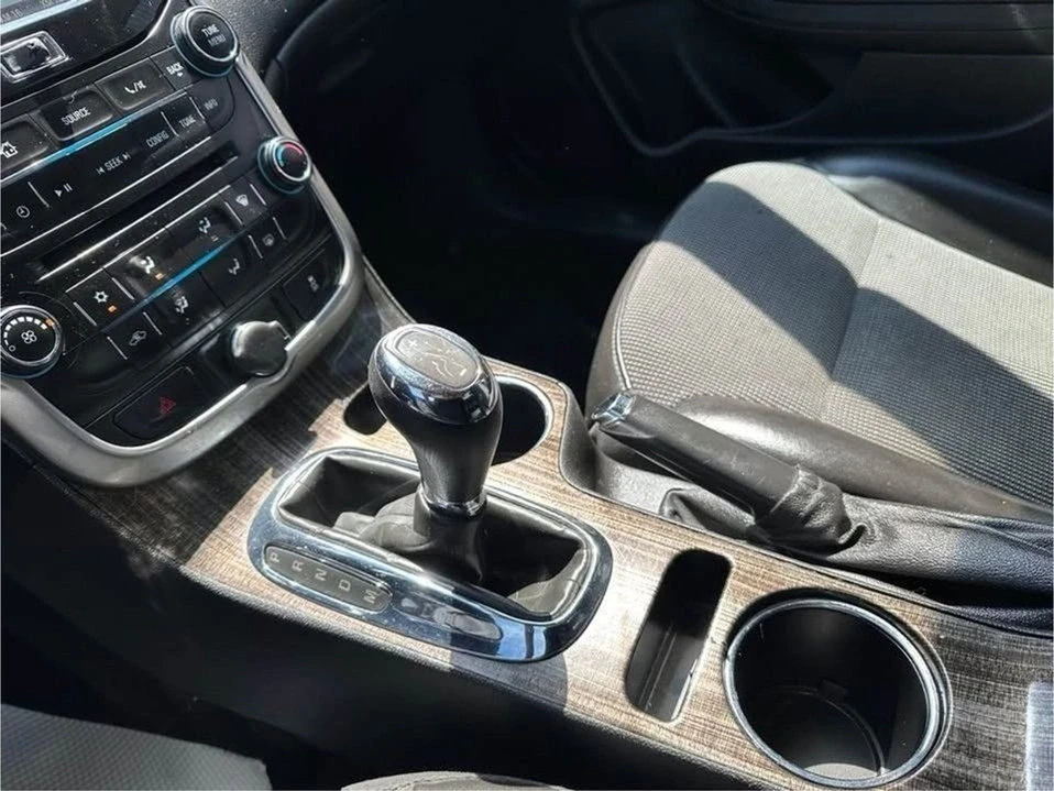 2015 Chevrolet Malibu - Image 15 of 19