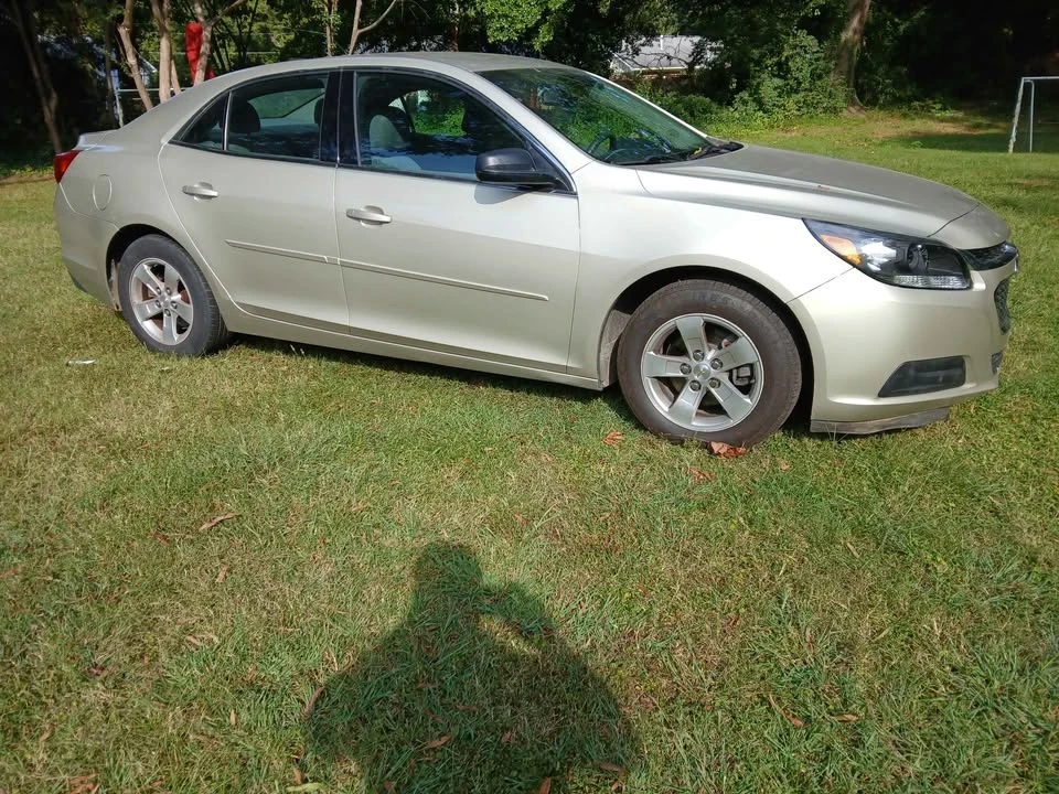 2015 Chevrolet Malibu - Image 2 of 16