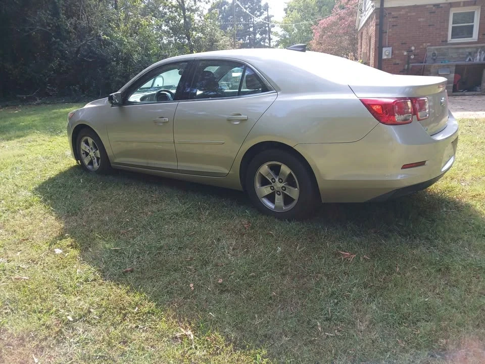 2015 Chevrolet Malibu - Image 8 of 16