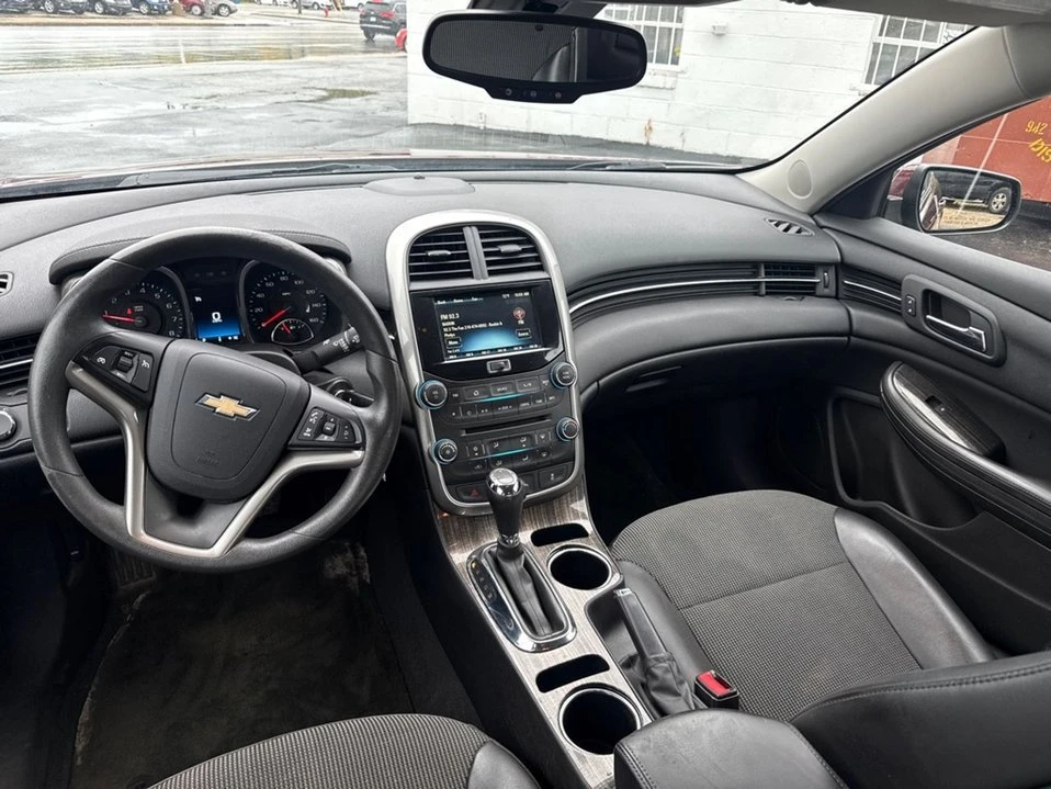 2015 Chevrolet Malibu - Image 8 of 17