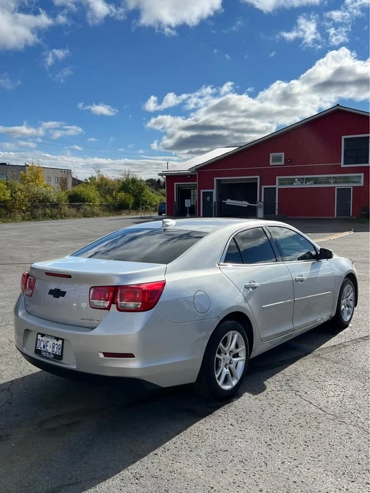 2015 Chevrolet Malibu - Image 2 of 10