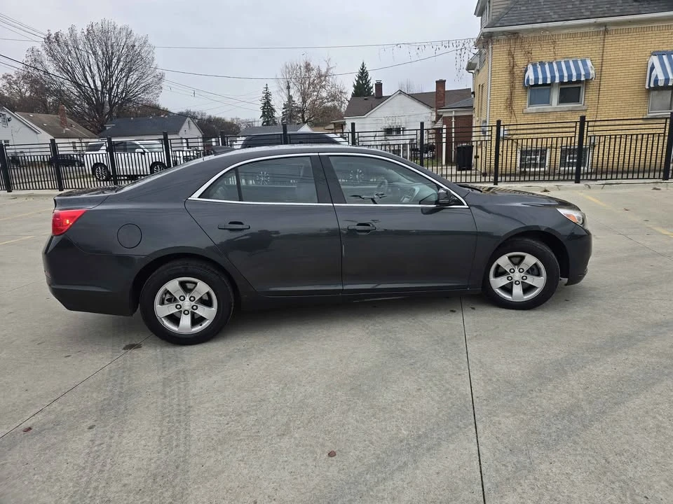 2015 Chevrolet Malibu - Image 2 of 9