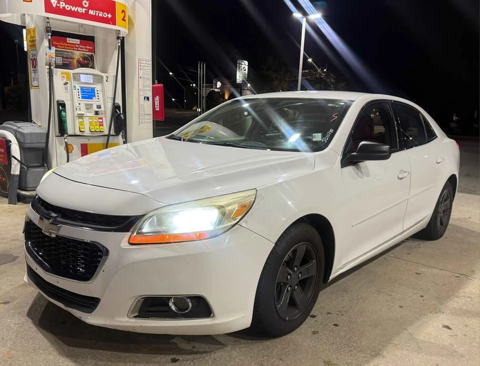 2015 Chevrolet Malibu - Image 2 of 7
