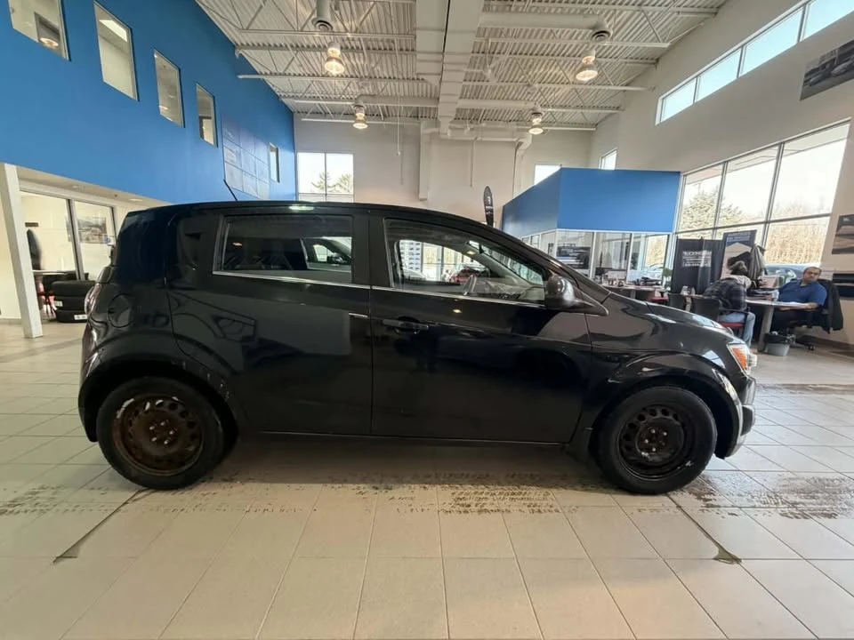 2015 Chevrolet Aveo/Sonic - Image 4 of 10