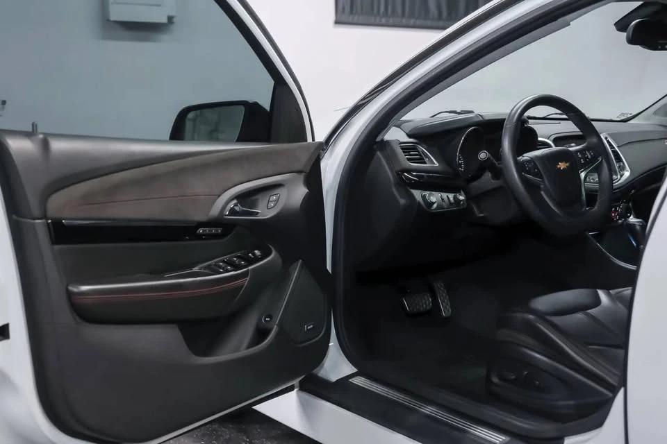 2015 Chevrolet SS - Image 10 of 20