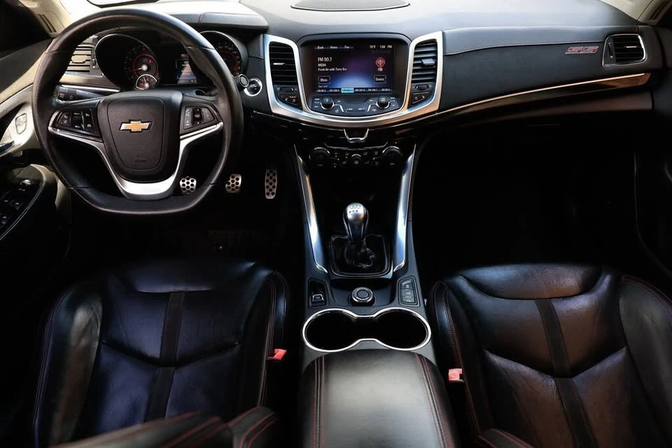 2015 Chevrolet SS - Image 2 of 10