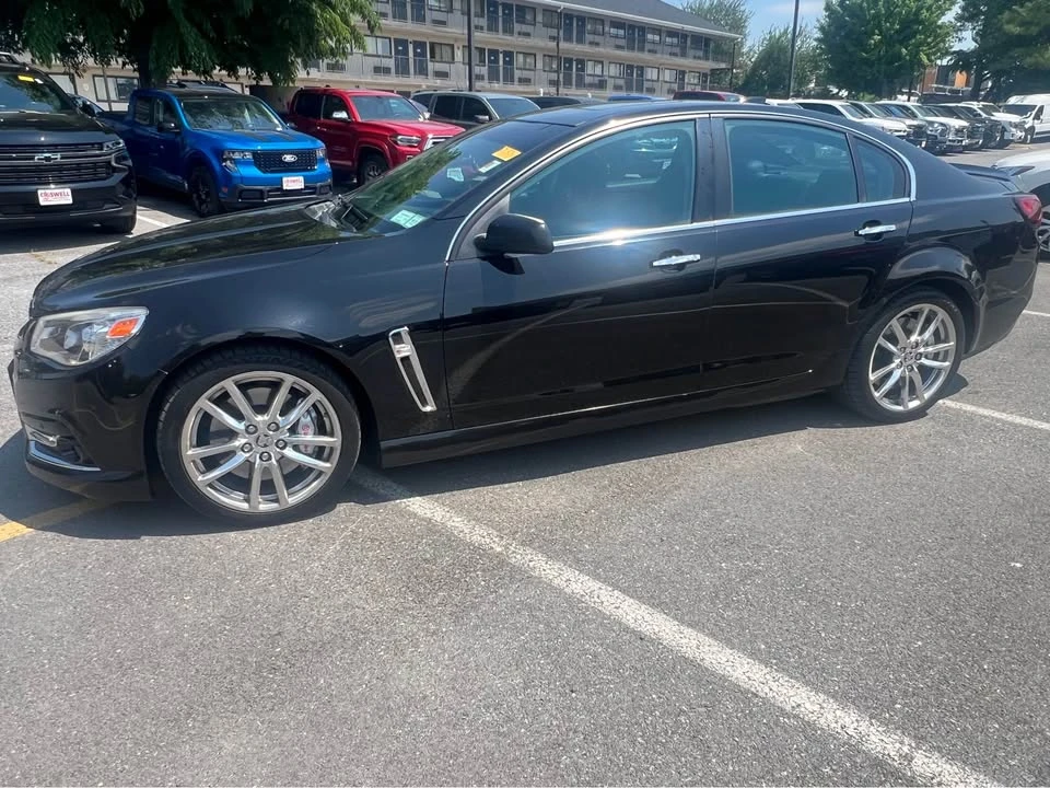 2015 Chevrolet SS - Image 2 of 15